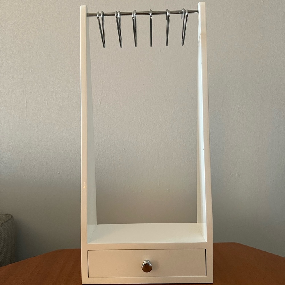 Necklace/ Jewelry Holder